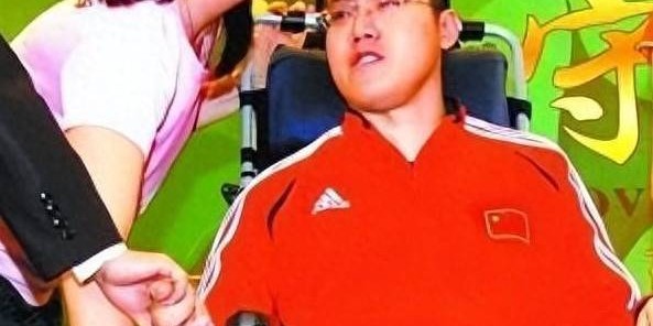 乐鱼leyu平台-瘫痪19年汤淼现状：母亲妻子均已改嫁，9岁女儿很可爱，郎平多次探望|周苏红|排球|中国男排|人生|前妻_新浪新闻